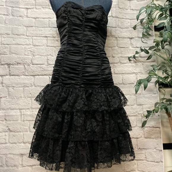 Betsey Johnson Vintage Cocktail Evening  Black Tiered Dress NWT Silk Size 8(Smal - Picture 1 of 10